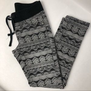 Arizona Girls Size 7 Patterned Black Jeggings